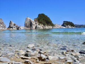 まるで浄土のような美しさの「浄土が浜」