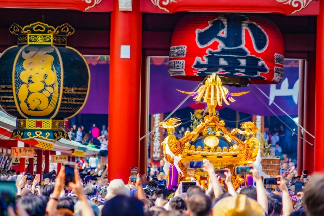 熱気あふれる三社祭り