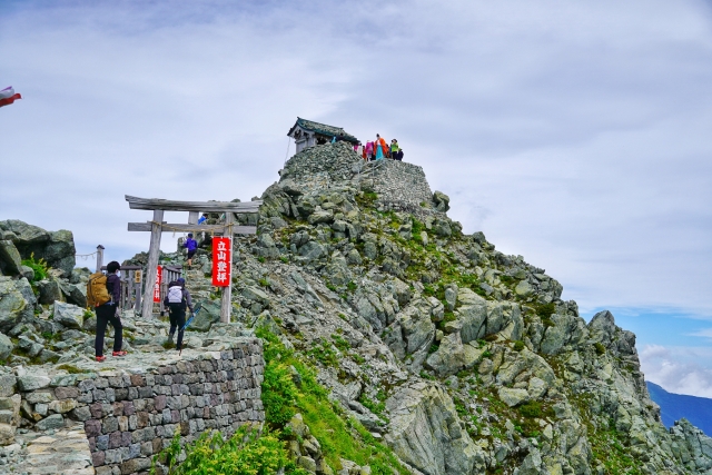 雄山神社峰本社