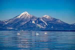 猪苗代湖から望む絶景