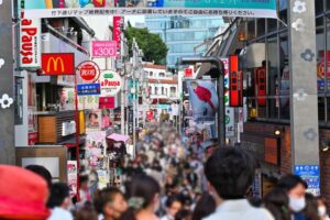 ポップカルチャーと最新トレンドが集まる、原宿の竹下通り