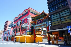 横浜中華街。東アジア最大規模の中華街として、国内外から観光客が訪れる。