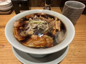 富山名物ブラックラーメン