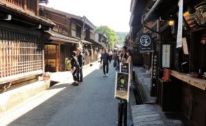 高山の古い町並み。江戸時代の風情を今に伝える歴史的景観。