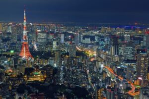 世界有数の夜景に映える、光り輝く東京タワー