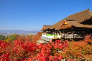 清水寺──京都を代表する歴史ある寺院。舞台からの絶景でも有名な世界遺産。