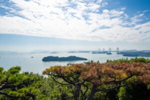 瀬戸内海—穏やかな海と多島美が織りなす、日本ならではの美しい海景。