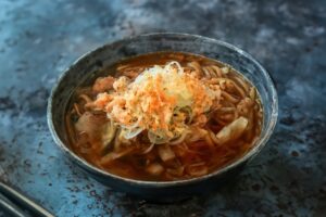 黒石市のユニークなご当地グルメ「つゆ焼きそば」