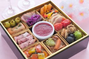 時代の変化と共に、おせちの内容も多様化している。